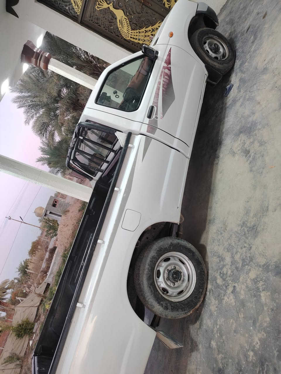 نيسان للبيع موديل ٢٠٠١٤ مكفوله بيه شويه بارد فقط محرك مكفول حداديه جديه تخم تاير رقم بغداد السعر ١٤٥ وبه مجال الستفار عله *********** مكان الدجيل
