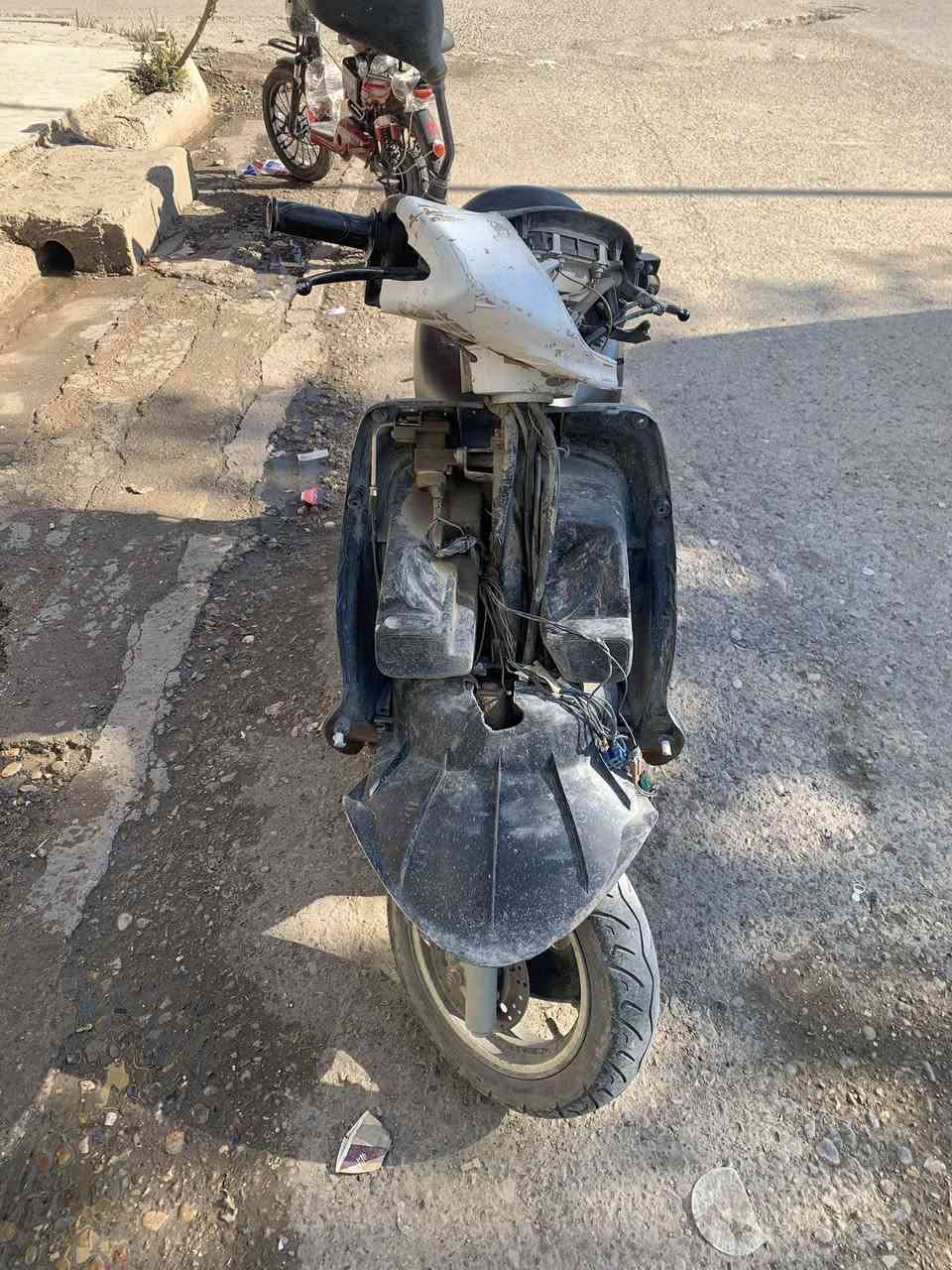 السلام عليكم 
دراجة دولفين للبيع ، الدراجه بيها نقص كفرات وشوته 
السويج مالتها ضايع يرهم عليه سويج غير دراجه 
السلف شغال مالتها ، السعر 60  الف للتواصل : ***********
