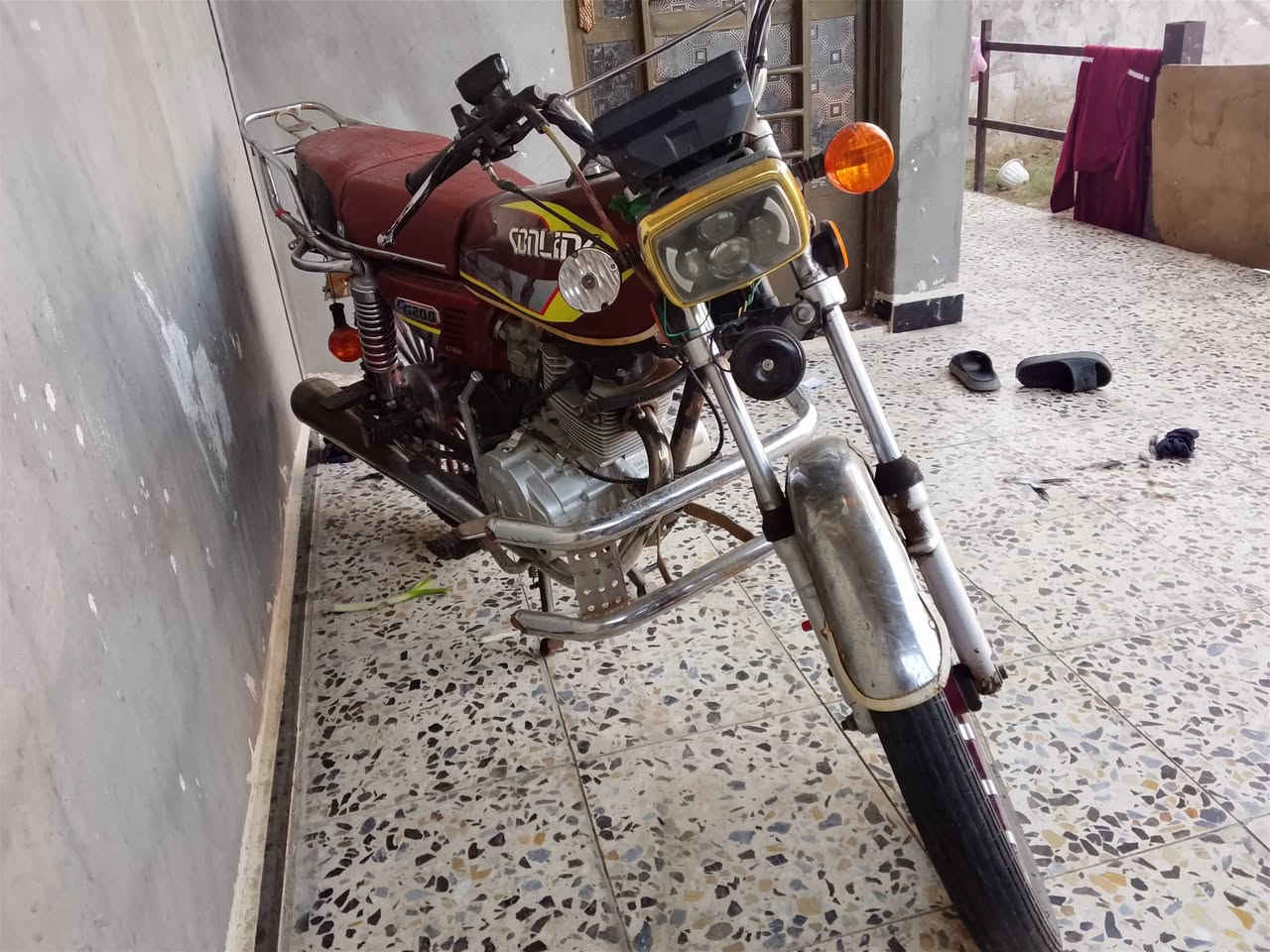 سلام عليكم دراجه سونك 2024 اوراق ثبوتيه كلها موجوده سعر 650 بيها مجال شي بسيط لمو شراي
 لا يتعبني  عنون بغداد المدائن الورديه *********** مابيه واتساب فقط اتصال
