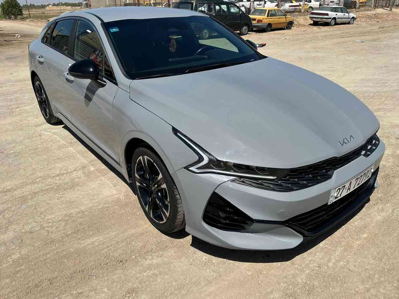 كي فايف جيتي لاين 24 فول مواصفات داخل احمر حادث خفيف بدون تبديل صبغ ربع البنيد وربع الجاملغ مرقم ذي قار سيارة جديدة وجاهزه من كلشي السعر 175 
***********

