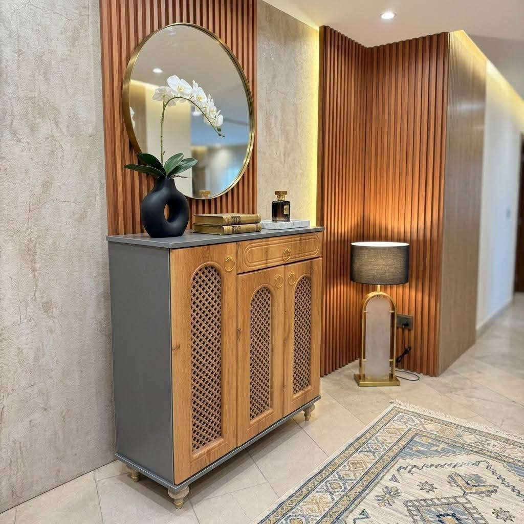 جزامة احذيه متعددة الاستخدامات 3 باب ومجر 
ارتفاع 100 سم 
عرض 90 سم 
عمق 32 سم

منشأ تركي 😍🇹🇷 

للحجز والاستفسار يمكنك مراسلتنا على الصفحة الرئيسية

توجد خدمه توصيل كافه محافظات العراق 🚛🚛
#اثاث #اثاث_منزلي  #جزامة


**إذا كنت صاحب هذا الإعلان وتريد حذفه لأي سبب، رجاءا أرسل رسالة إلى الدعم الفني**