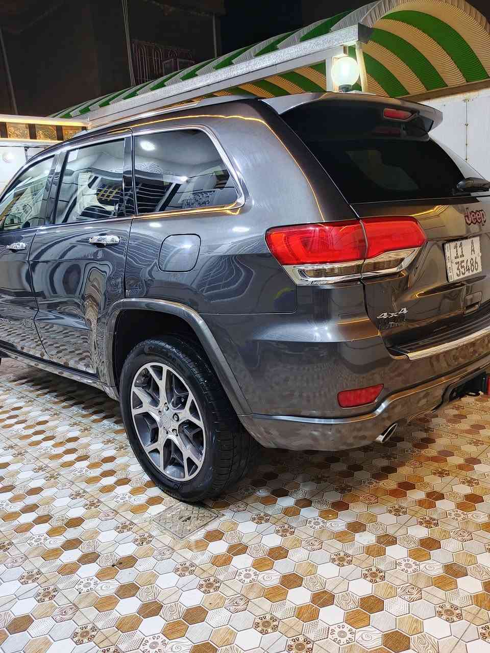 السلام عليكم 
للبيع جيب لمتد فول أعلى فئه مواصفات 1/1
الموديل 2019
سقف فتحه
المقاعد الأمامية كهربائية
المقاعد الأمامية تدفئة وتبريد 
نقطه عمياء بالمري رادار جانبي
فتحات usb المقاعد الخلفية 
تشغيل عن بعد 
تدفئة ستيرن
شاشه كبيره 
حساسات 360
صندوق كهربائي 
حساسات أمامية اصليه 
كاميرا خلفيه دواره
زراك اوتو ويا الأمطار 
مرايا متحسسه للضوء العالي
محدد سرعه(كروز سرعه)
رادار خلفي نظام بريك اوتوماتيكي 
نظام مانع انزلاق
جنطه كهرباء فتح وسد عن بعد
نظام معرفة ضغط الاطارات 
نظام اقتصاد بالوقود
نظام sport
نظام تقليل السرعه بالمنحدرات
محرك 5700
مكان سيارة بابل 
رقم بغداد دولي بأسمي تحويل مباشر
الضرر جاملغ وبنيد فقط والباقي كفاله 
السعر 195 وبيها مجال بسيط 
رقم الهاتف ***********/***********
