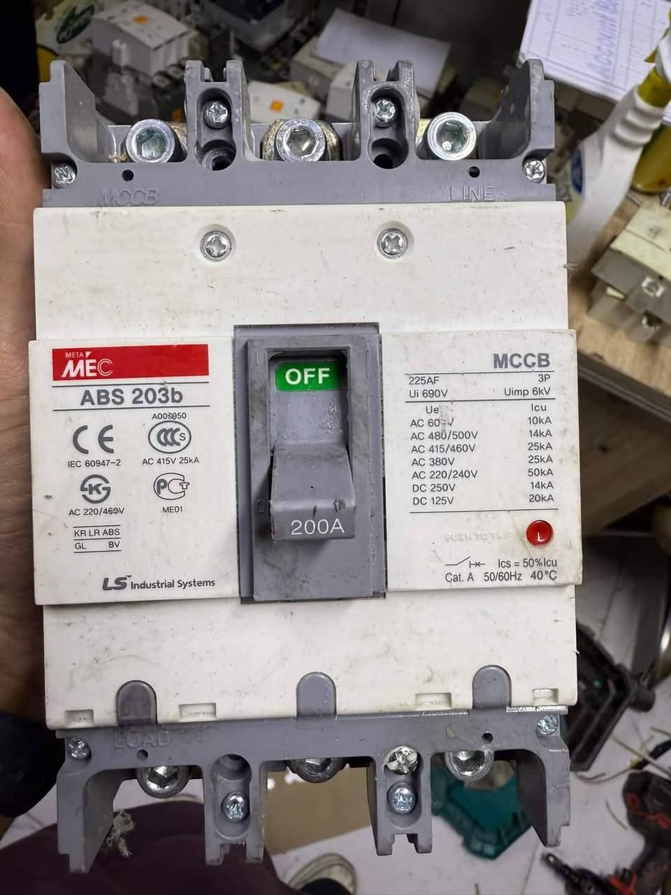 عل بركه الله تم وصول وجبه جديده من اجهزه البوردات و قواطع  باله اوربيه و سيم فيوزات محوله و كونتكترات بحجامه  ويوجد بوردات جديده  و  مستعمله وبضمان 6 اشهر  و وغطاسات ملفوفه  وغطاسات جديده ما ملفوفه  و وتجفيت كورات. 
  كل ما يحتاجه الفلاح اني بخدمته 
المكان  قضاء الدبس قريه المشيرفة 
الرقم ***********
