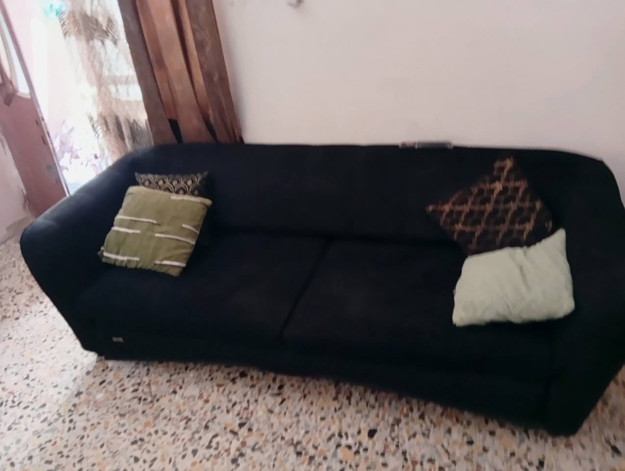 اثاث بيت للبيع عنوان الحريه قرب كراج سيف اسعار خاص مناسبه
كاونتر 3امتار يحتوي على 4قطع 
كنتور 3ابواب 
جربايه حديد 
طباخ كهربائي
طباخ غاز 5عيون 
غساله اوتوماتيك 
حوض سمك
كراسي 
مجرات عدد 2
تحفيات 
تليفزيون حجم 65 +ميز بلازمه 
تخم 8مقاعد تركي سرير 
ديوان 5مقاعد 
براد
ميز طعام


**إذا كنت صاحب هذا الإعلان وتريد حذفه لأي سبب، رجاءا أرسل رسالة إلى الدعم الفني**