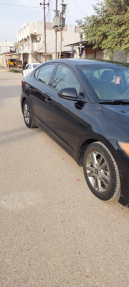 النترا للبيع موديل ٢٠١٧ امريكي 
ضرر جاملغ وباب خلفي 
غير متواجد على لفيس سعر 117 وبيها مجال هذا رقمي ***********
