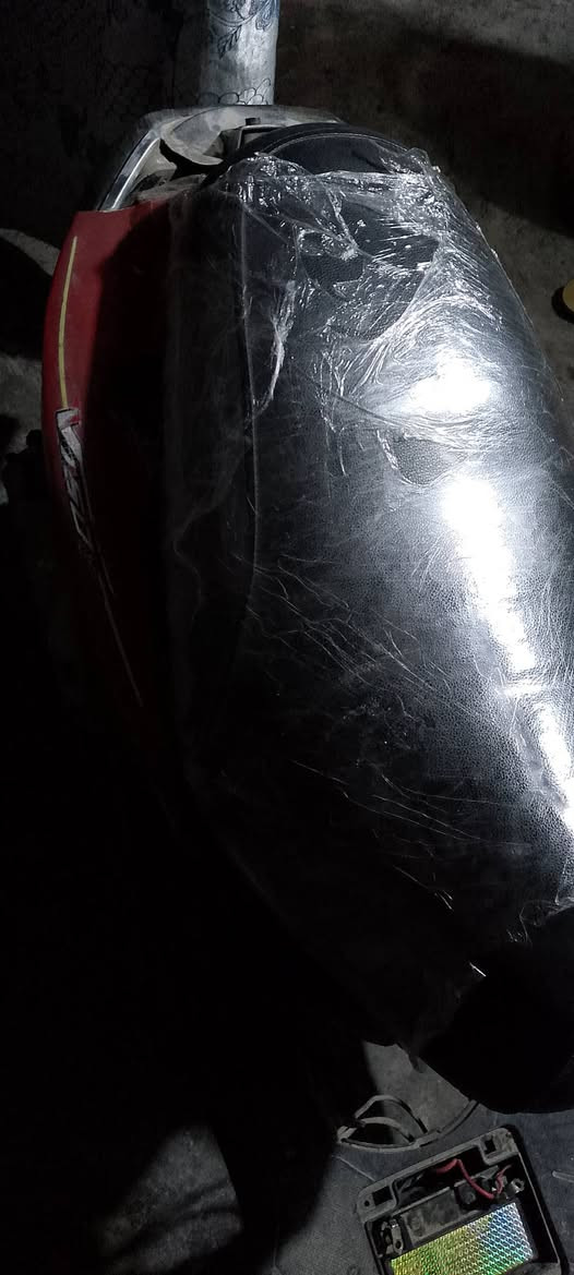 سلام عليكم دراجه سكن صيني محرك ما مفتوح نقص دراجه قبق هندر وسلف وكفر امامي جيب وشغل سعر 180..للاتصال ***********
