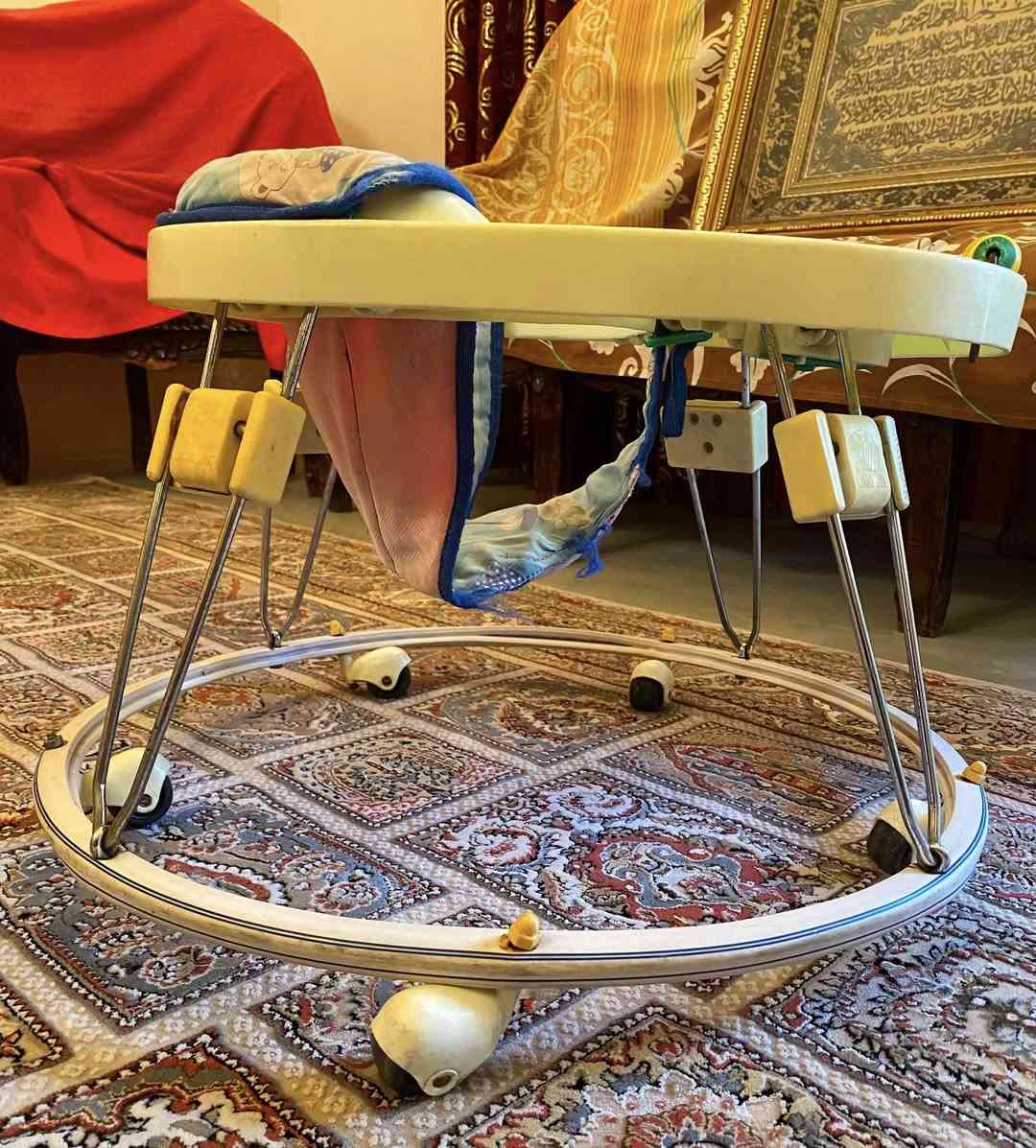‏عربانة للأطفال قديم
‏سعر على الخاص
***********
