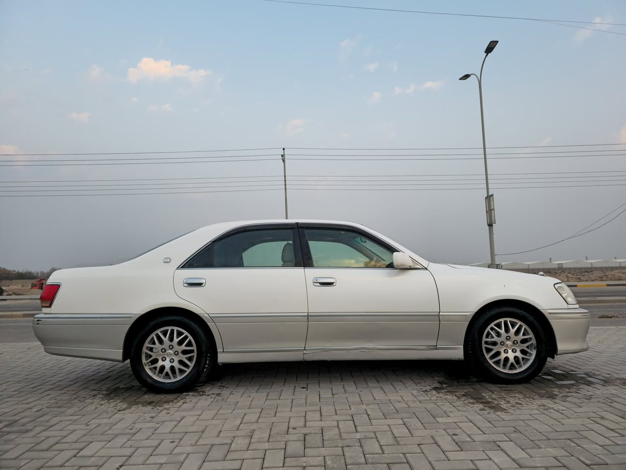 سلام عليكم
جنون مزاد  2001
ماشيه 150حقيقي 
بصره بسمي
فول مواصفات عدا التنته 
4دكم 
كرستال اصل
تحكم ستيرن
كشنات جلد 
كشنات كهربائي 4
تبريد قطعتين 
ثلاجه 
برده خلفيه
زنون عالي ناصي
مكينه ديفور االجبير 
السياره مكفوله كصه ونقل جثه وظربه وصبغ بلعراق
السعر 145 وبيها مجال 
مكان السياره البصره ابو لخصيب
واتساب ***********
اتصال ***********
