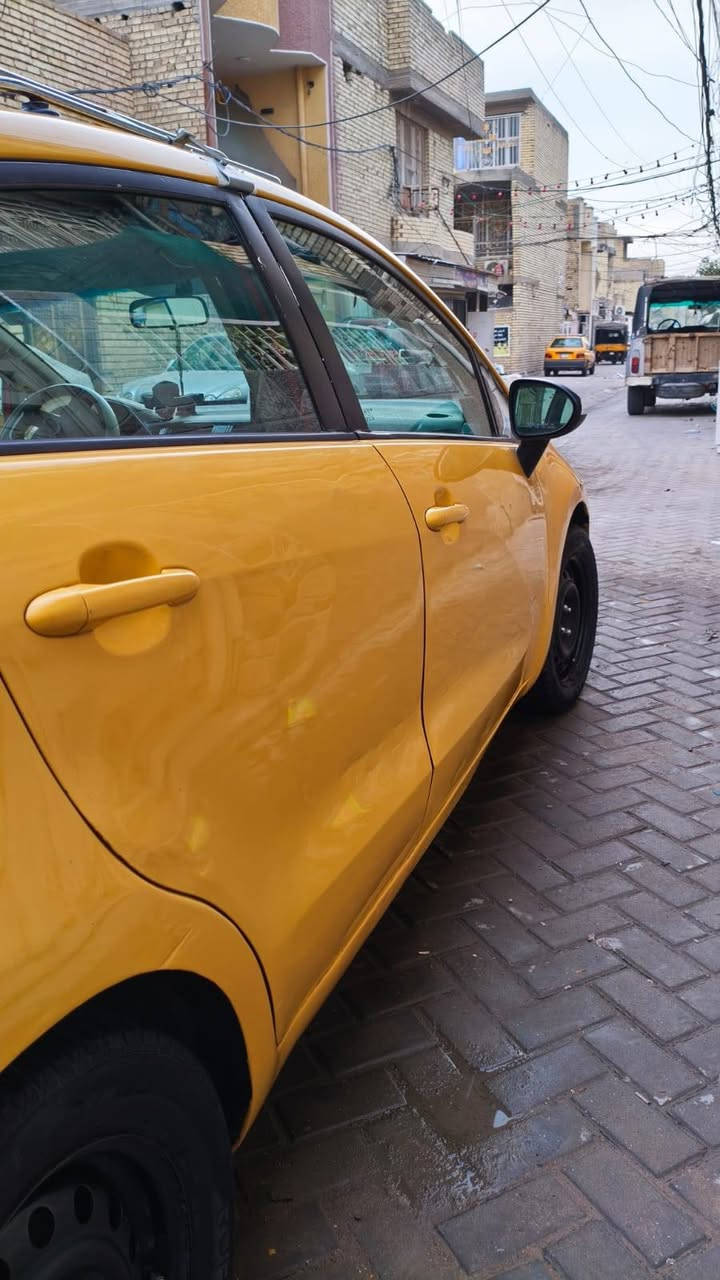 سلام عليكم
كيه ريو موديل2013 مكينه1600 كير مكينه خير من الله صدر جديد كشرهتها حلوه بس بيها طخات بصيطه مصفره هيئه وغرامات السياره بسمي  المكان مدينه الصدر. سعر 75 وبيها مجال  رقمي***********
