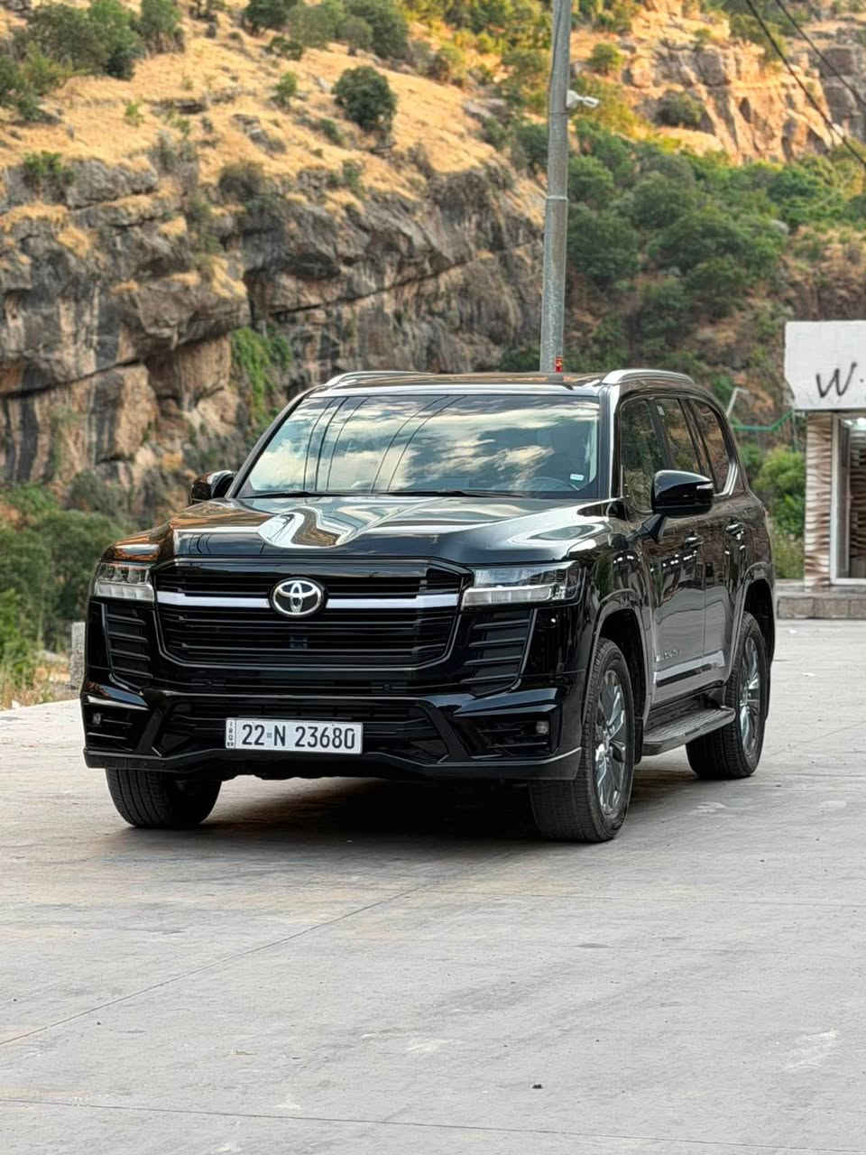 تويوتا  لاندكروزر ساز 2023 بلاك ئیدەیشن

* ⁠الفئة:GXR ام ضمان

* ⁠ضمان تويوتا العراق ساز شاشات تطبيق

*رقم اربيل دولي 

* اللون : اسود

* محرك 6 سلند

* عدتها مال الشركه بالكامل موجوده 

* بصمة تشغيل عن بعد

* بصمات ابواب 

* اناره خارجيه ترحيبيه مع انارة ارضيه شعار 

* ⁠شاشة دجتل 

* ⁠4 كامرات (360 درجة)

* فتحة سقف (سلايت)

*كشنات جلد بيجي

* كراسي كهرباء

* ⁠تبريد كشنات

* ثلاجة وسطية

* جنطة كهرباء 

* ⁠شاحن وايرليس

* ⁠حساس امامي خلفي 

* ⁠مري طي كهرباء 

* وباقي مواصفات (GXR)LIMITED .BLACK 

*السعر 620 وبيها مجال 

مكان السيارة:النجف الأشرف 

الاستفسار *********** النجف, العراق
