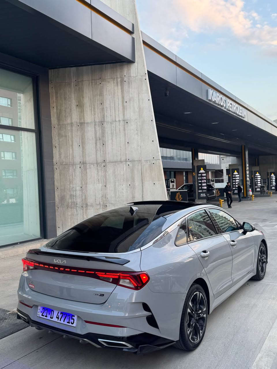 سلام عليكم
Kia k5 gt line 1.6 torbo
275hp
نضام الدفع امامي
موديل 2022

ماشيه 43 الف ميل

فول مواصفات 
بصمه تشغيل 
بصمه دخول بابين ذكيه صندوق ذكي 
بانوراما فتحتين 
رادار امامي 
كامره بالجامه تحديد المسار 
رادارات خلفيه نقاط عمياء 
اشاير بالمري وتدفئه بالمرايه 
6 عدسات اماميه 
لد نهاري برتقالي 🟠
بلوجكترات اماميه 
لد لخلفي مسطره 
ويل حجم 18 
شاشه كبيره تحكمات القياده من داخل الشاشه
كشنات جلد اسود 
كشنات كهرباء 
تدفئة كشنات 
تدفئة ستسرن 
ستيرن حرف D رياضي كاربون 
نفكيشن 
اوتو هولد 
سايد بريك دكمه 
شحن لاسلكي 
مع مخارج شحن جارج فاست تدعم ابل كار بلي واندرويد اوتو مع منافذ شحن خلفيه 
داخل احمربالكامل 

 ***********

السعر185$ وبيه مجال بسيط السليمانية, العراق
