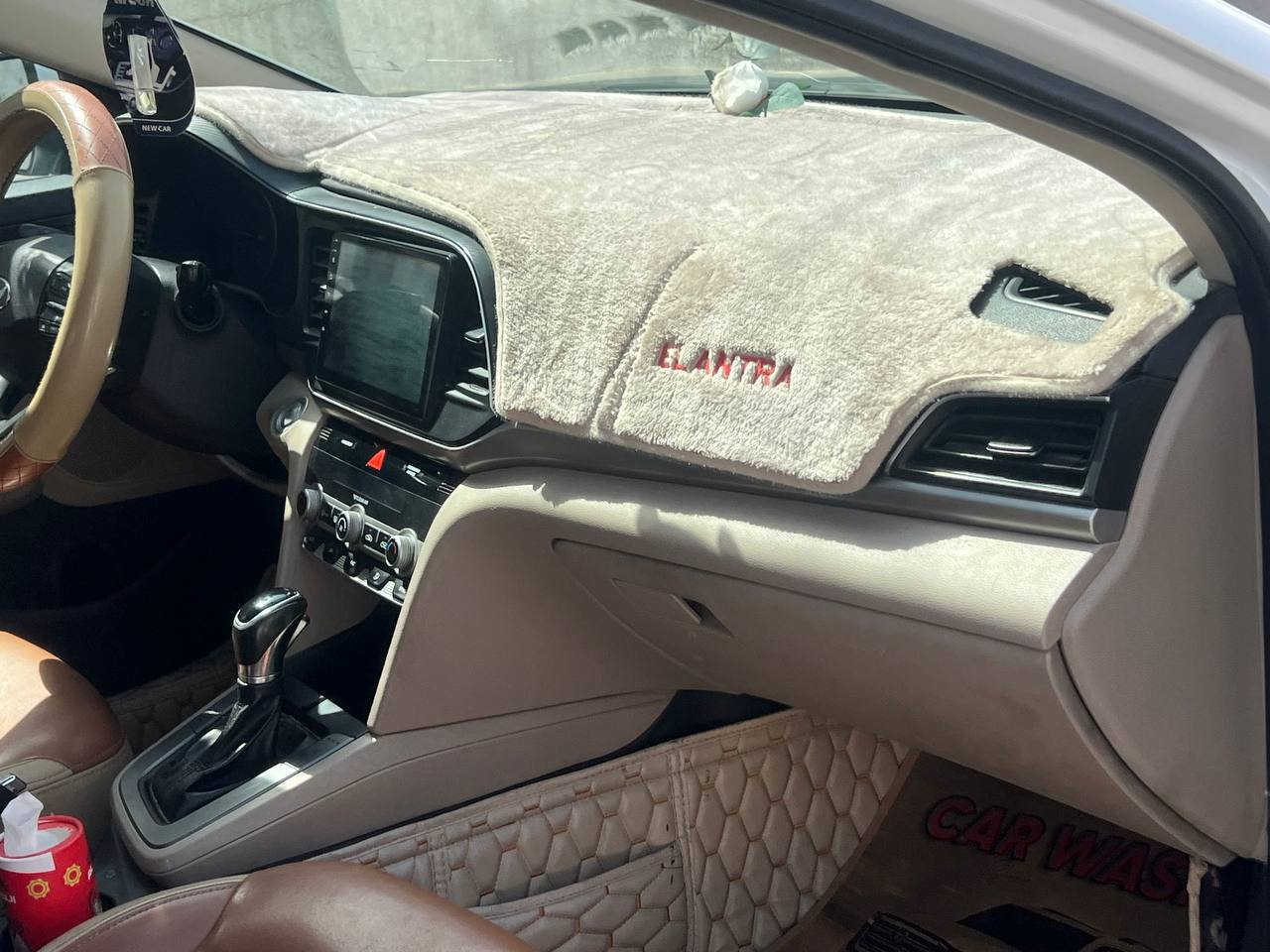 السلام عليكم النترا موديل 19 وأرد أمريكي السعر 145.  بصمه فتحه تدفه بلكشنات 
*********** 

بدون ايرباك
