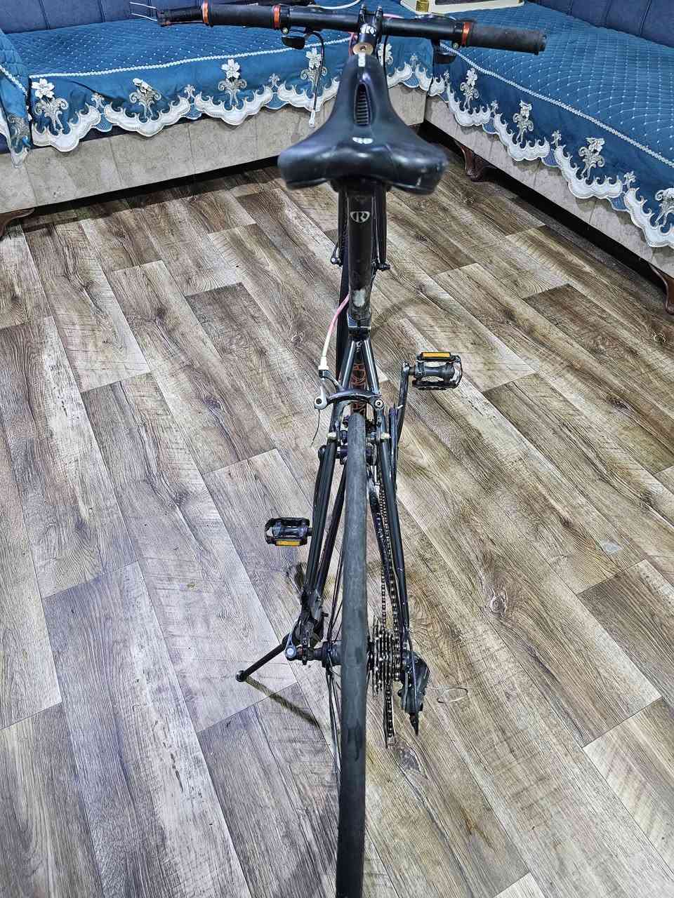 بايسكا ، c700 من شركة ROODMASTER اصلى وكاله اى قطعه ما مبدل نضافه مرتبه استخداه مدرسي فقط استخدمته اقل من اربع اشهر وتركته قطعه مرتبه كلشى شغال بيه البداله شغاله بس توديها للمصلح يوزنه الك ب 2000 دينار والتاير الوره مبنجر مادري من عفته رجعت نفخت لكيته مبنجر فقط هذا كل البيه وقطعه كلهن مال الشركه سعره 100 الف وبيه مجال للشراي للعلم سعر الجديد 190    ***********
