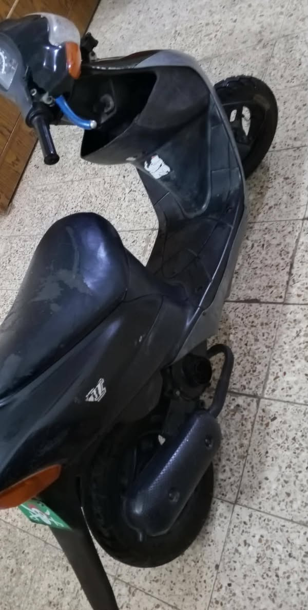 للبيع دراجه نضيفه سازوكي جنطه
دراجه نضيفه مكينه ناعمه نكره بئي وكت
كهربائيات تشتغل شاير سلف بس باتري شرط
تايرات جدد اوراق دراجه سعره 200 مكاني حي العسكري ***********
