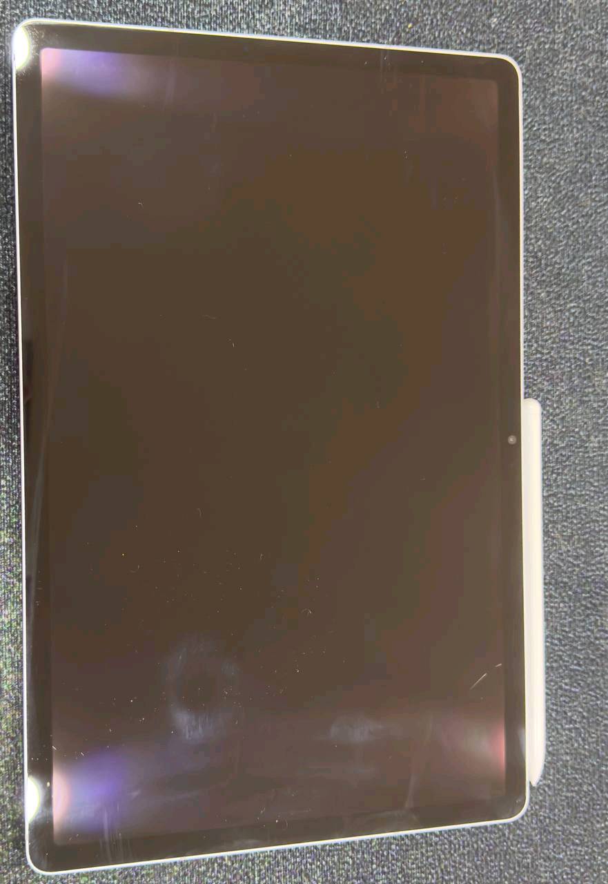تاب SAMSUNG S9 FE PLUS
يدعم 60 فريم 
الشاشة: 12.4 إنش 
المعالج: Exynos1380
الذاكرة:256GB
القلم: S Pen 
الشحن: 45W
مقاوم للماء والغبار IP68
مع ماوس لاسلكي وكيبورد
البطارية: 10090mAh
السعر  600 وبي مجال 
للتواصل واتس ***********