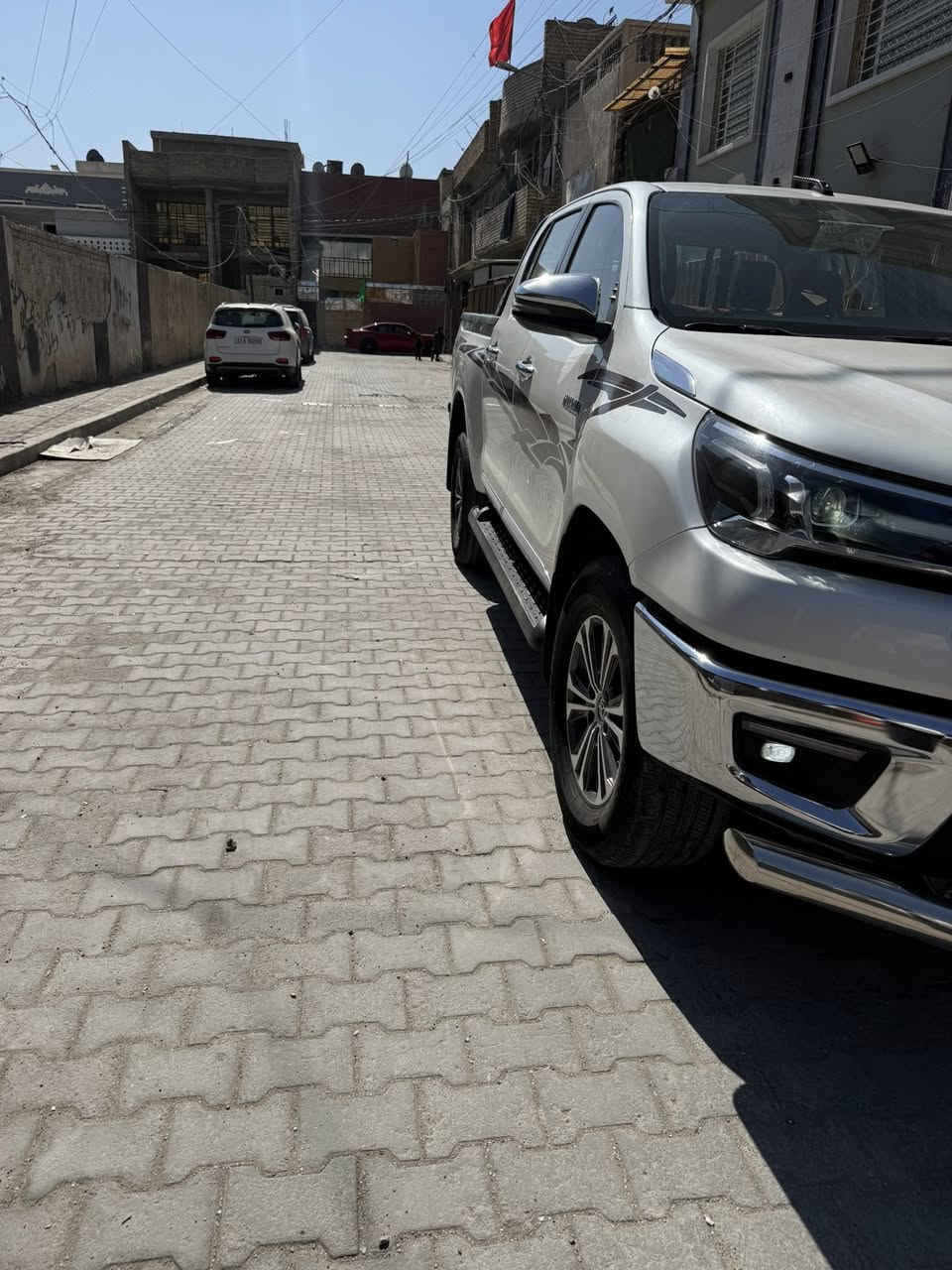 السلام عليكم للبيع بيكب تويوتا هايلوكس 2022 اربعة سلندر عالي فور ويل ساز اصليه ام الضمان ماشيه 80 الف مكفوله عده بارد حدا بسيط بالجاملغ الخلفي مواصفاتها بصمه كشنات كنتاره يعني جلد ومخمل تدفئه تبريد الكشنات حساس خلفي وامام كامره خلفيه واماميه اصليه فور ويل وباقي مواصفات للاستفسار الاتصال على الرقم *********** اني مكلف بالنشر اخوان اي سؤال خابر على راعيها
