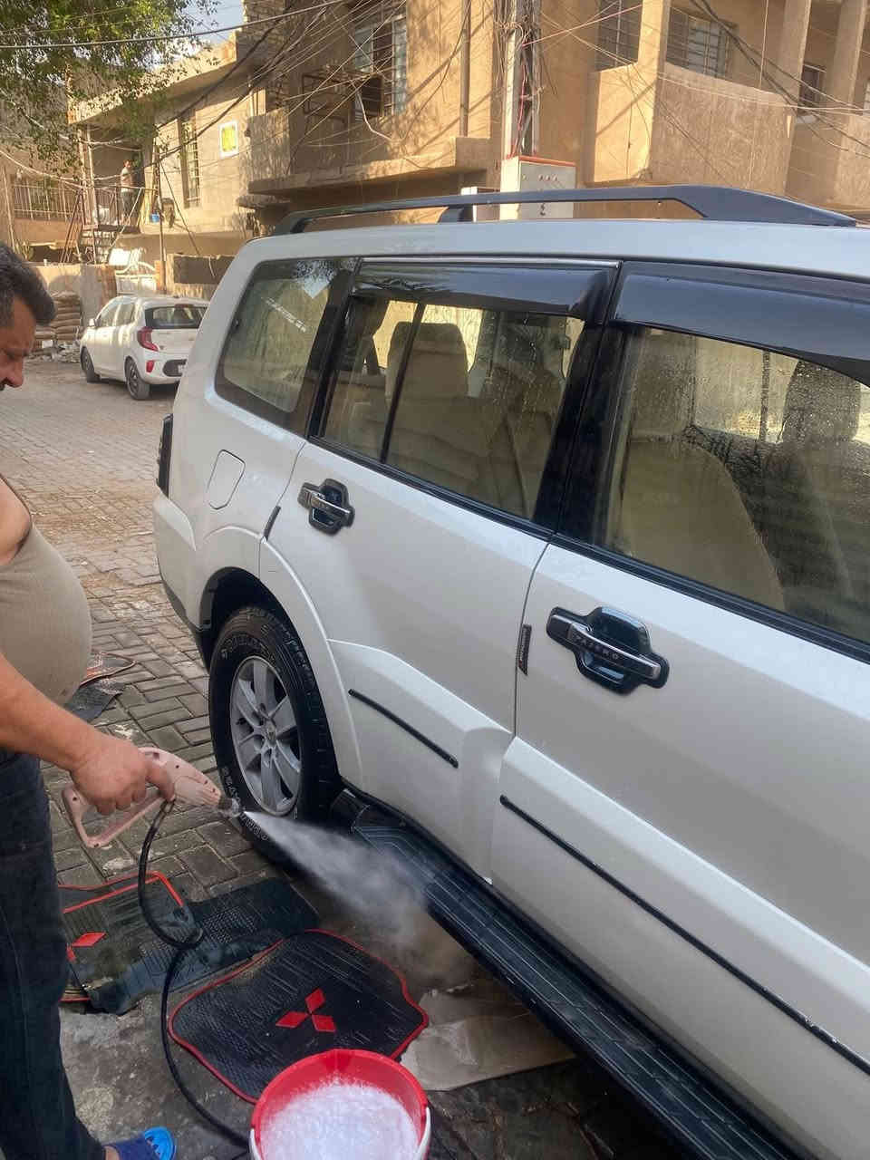 سلام عليكم اخوتي الاعزاء 

من رخصت الادمن المحترم 

عندي باجيرو 2008 محدثه 2010 محتاج مراوس بسورينتو من 2011 وفوك حتى اذا مصبوغه حزام ماكو مشكله 

مع تحياتي وتقديري للجميع .

***********
