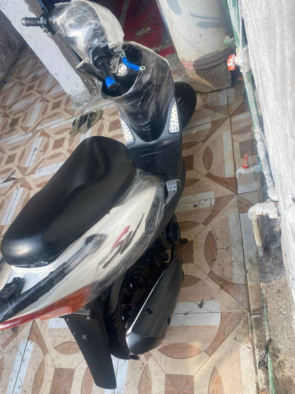 سلام عليكم دراجه ماكس عدله بوشه٤٩ بلاد كلجات رياضيه سلف رياضي قفل صندوك قفل ستيرن كهربأيات شغاله من لطول للطول  وبيها تزويد دبلات وتزويد شيال سعر 850 مكان حيانيه تأميم رقم لهاتف ***********
