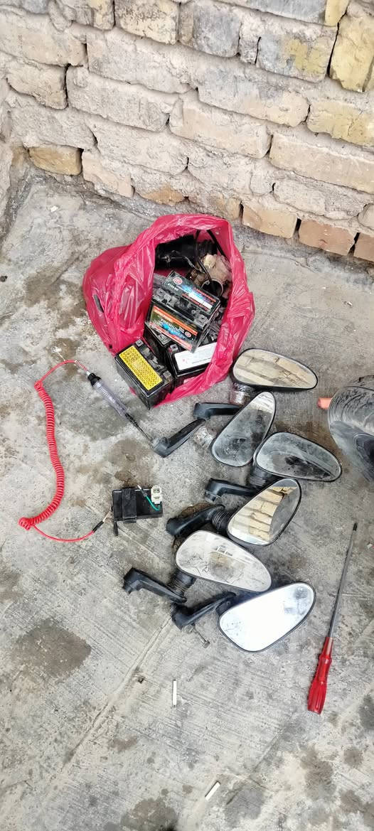 غراض سبيسي ياباني كابريترات أصلي وتجاري وصالنصة ويل كامل مرايات ***********
