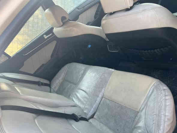 السلام عليكم حبايب كادنزا للبيع  موديل 2012خليجي السياره محرك 6سلندر 3.5 نضيف لاتنقيص ولا تبخير. حلوه ونضيفه. بيها صبغ  قطعتين  السعر المطلوب 110$ مكان السياره موصل ناحيه ربيعه ***********
