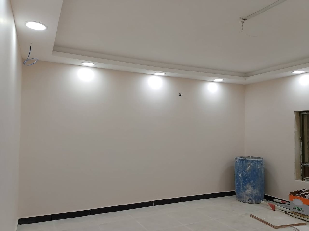 سلام عليكم
هذا مصدر رزقي

صبغ وسحب معجون أو تصليح  جدران ماخذ رطوبه

نجاره بكافه انواعها فتح وشد الغرف أو نقل الاثاث من مكان لا اخر

تنظيف بيوت  

عندي كادر كامل البصره الزبير  اشتغل جميع مناطق البصره 
او تنظيف بيوت
***********
