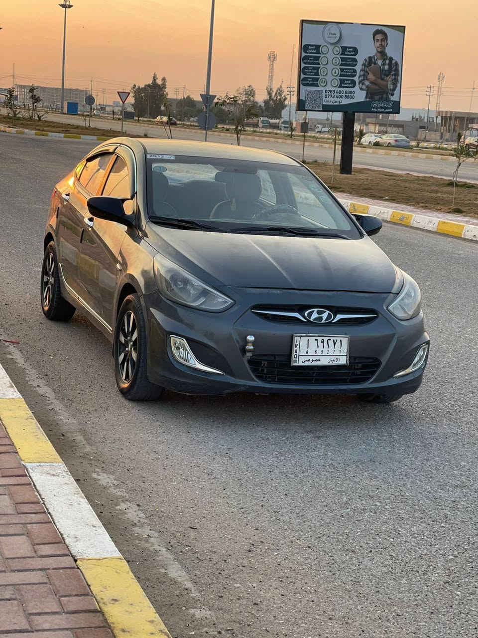 السلام عليكم
اكسنت 2012 خليجي
بيها جاملغ وباب السايق 
صبغ فقط بدون دواخل 
كير محرك صدر تبريد 
تدفئه جاهزه السياره 
السعر 82$ وبيها مجال 
المكان الرمادي التأميم 
*********** اعتذر عن بيع القسط
