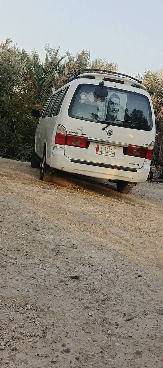 سلام عليكم سياره البيع ١٤راكب موديل 2005 محرك مسكر كير اكسل مكفول رقم بصره الماني سنويه 27 اربع شواصي كفاله دوشمه جديده الاستفسار ***********
