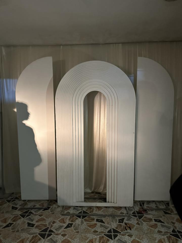 سلام عليكم كوشات البيع بس خلفيات نضيفات كلش المكان بغداد ***********
