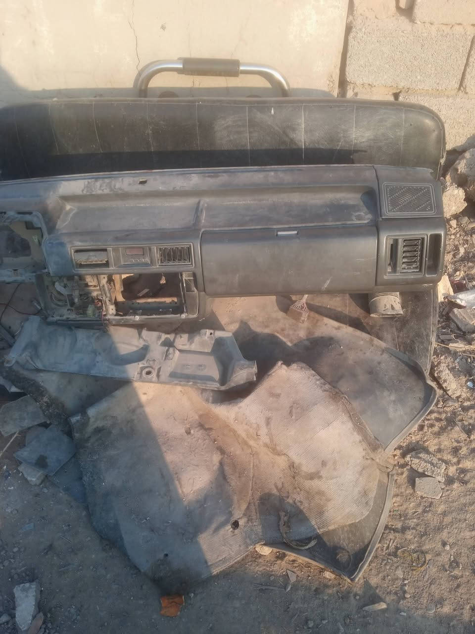 سلام عليكم عراض تفصيخ كيا بسته محرك مال بريجو 3000بي تبخير وتنقيص وكير مال حاويه وبيبان بلاديه باب سلايت وجام واكسل ودشبول وهذا رقمي ***********
