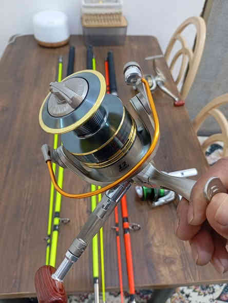 مكائن صيد عدد 3 حجم 7000/     عود صيد طول عدد 3 /طول 210
جيلاتين مسلح حساس خشن حلق كبير  جديد غير مستخدم 
مكاىن حجم 7000 كلهن جديد كارتون غير مستخدم 
سعر القطعه 22 الف 
اذا شلعه يختلف السعر 🍂 
توصيل موجود 🍂 
واتساب /***********
