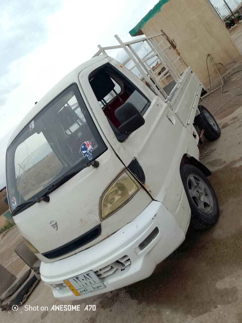 السلام عليكم هيفا 2007 محرك جديد گير صدر تايرات 
گشر نظيف مابي خياس كهربائيات شغاله  منفيس اصلي كامل  سيارة  بلاديه 
السعر 20$ وبيهه مجال
للاستفسار اتصل  ‏‪***********‬‏
