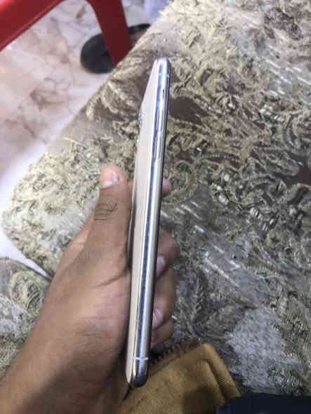 السلام عليكم ايفون ١١برو ماكس
بطاريه ٧٩بلاديه
الجهاز كله بلادي
برغي ما مفتوح بي 
للاتصال ***********
النسخه الايابانيه جهاز مكفول
مكاني ديوانيه
