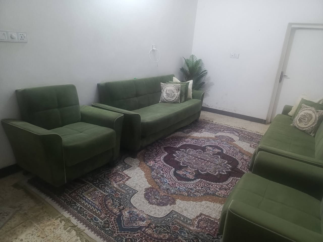 السلام عليكم
للبيع اغراض منزلية 
تخم قنفات تركي ٨ مقاعد بي مخزن ويصير سرير ب٥٠٠ الف 
٢ مكيف توسوت شغال الواحد ب٢٥٠ الف الواحد 
كاونتر سنك متر ونص ب٢٠٠ الف 
المكان حي اور للاستفسار الاتصال ***********
