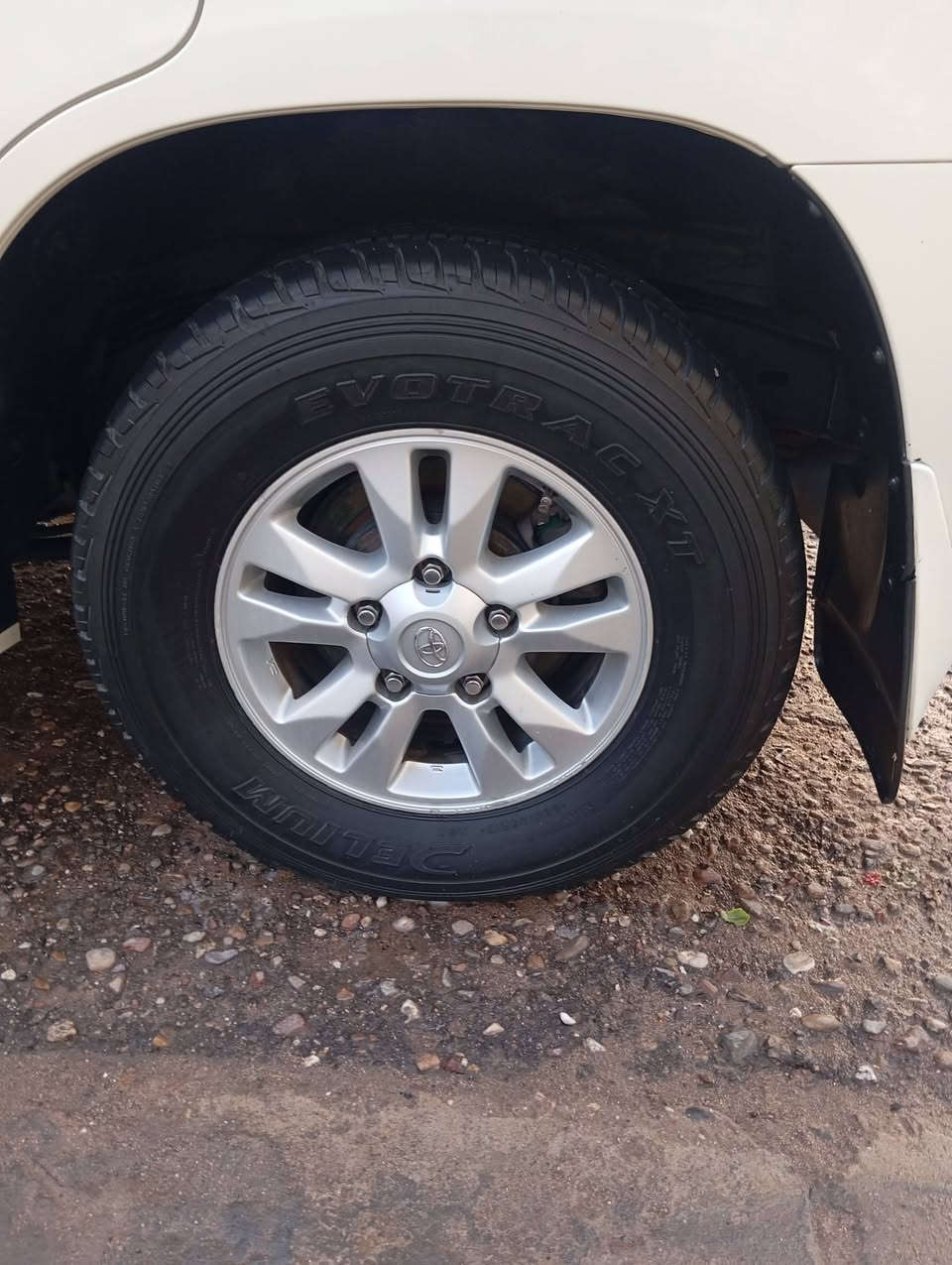 لاندكروز 2011 GXR.i وكاله ساز فول مواصفات ستينيه اصل كفاله عامه من الصبغ والتبديل والفتح والبارد والرصعه
8 ايرباك 
فتحه سقف 
6 سلندر 4000
كشنات جلد بقلاوه
كشنات كهرباء 
لايت زينون 
حساسات امامي خلفي 
شاشه كبيره 
4 جام اوتو 
زراك لايت
بصمه
ثلاجه
دشبول ليزري 
فور ويل 
اشاير بالمري 
7 راكب 
سياره جاهزه من محرك وكير وحداده وتبريد وتايرات بوضع الشركه كلها بلاديه رقم بصره سنويه جديده السعر 333 وبيها مجال لشراي 
***********
