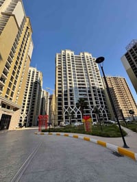 شقة للبيع في مجمع ابراج النخلة  (بيع مستعجل) سعر مناسب جدا   المساحه :...