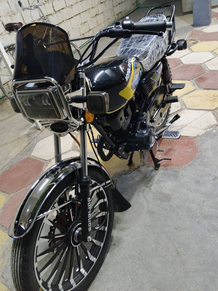 سلام عليكم دراجه يراني موديل 26 نضيفه كفاله عامه  سعر 850 بيه مجال لشراي مكان بغداد المدائن رقم *********** بغداد, العراق
