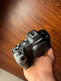 كانون R8 • شاتر ١٨٠٠ • ضمان الوكيل