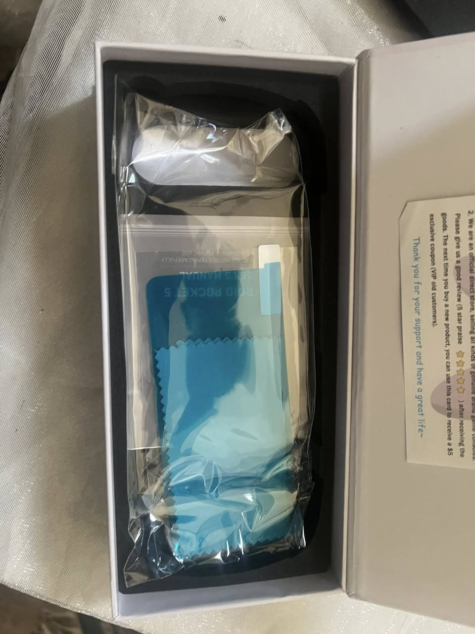 سلام عليكم
ريترويد Retroid pocket 4 pro 
128 غ 
جديد 
نظافة 100‎%‎ 
كامل الملحقات 
شرط ضمان من كلشي 
السعر 150 
متوفر توصيل كافة المحافظات 
***********
