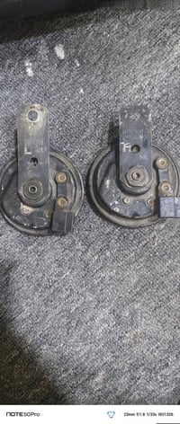 سيدان • شمع • بصرة