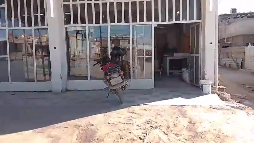 ملاحضه قريب علئ شارع حولي100  وتدرون علئ وجهه زياره قربت اليريد يستفاد الله يرزقه بي 
سلام عليكم اخوان فرن صمون للبيع شارع الشبانات
السعر 5وبي مجال للشراي للستفسار ***********
