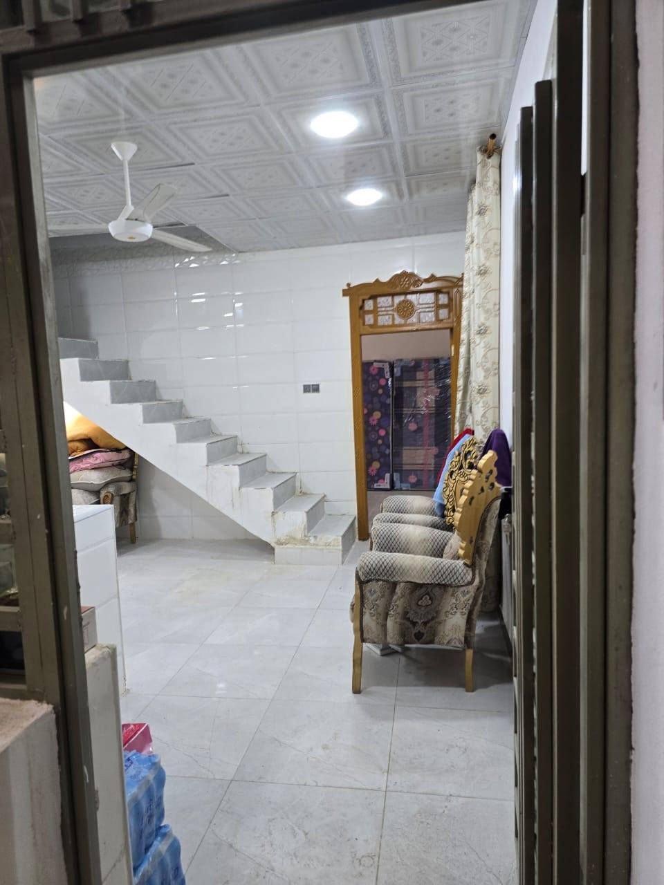 بيت🏠 50 متر مربع
السلام عليكم      // ***********
يعلن مكتب ال الفهد  عمود 270بضبط 

بيت مساحه 50م #طابو_زراعي سند 25 هواه الثاث كامل

#قريب_شارع_لحولي سعر 22بيه محال

(عنوان لمكتب   مقابل قريه لغدير) 
(  عمود 270بضبط مكتب ل الفهد                            

بيت جاهز مفتاح 🔑 
أساس وسقف صب مركزي 

منطقه كامله السكن #شوارع_تبليط 

غرفه + صاله + مطبخ معزول + صحيات 

#مدارس // ماء//. كهرباء//. تبليط  /. خط مولد ذهبي 

وتساب
***********

ملاحظه// توجد لدينا كل المساحات من دور او قطع النجف, العراق
