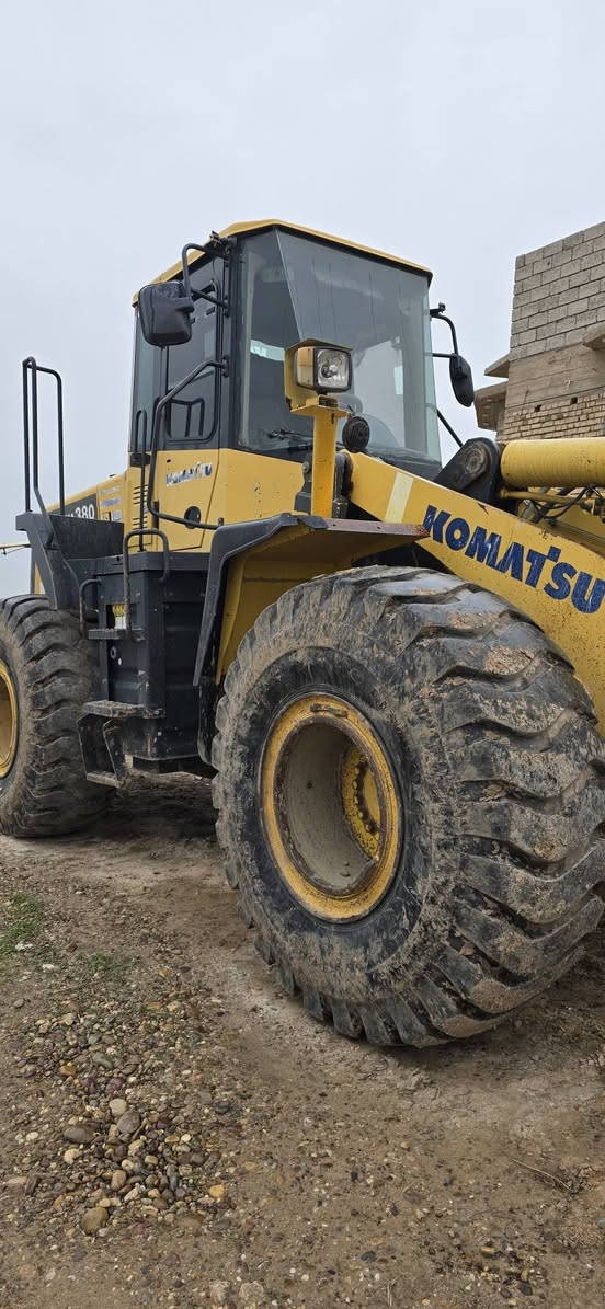 السلام عليكم جمعة مباركة .
♦️ كوماتسو 2004 تمساح امريكي 

♦️ شغال وجاهز من كلشي 

🍀 مبدل بم دفع فقط الباقي بلادي 

🍀 للأستفسار اتصل    ***********
