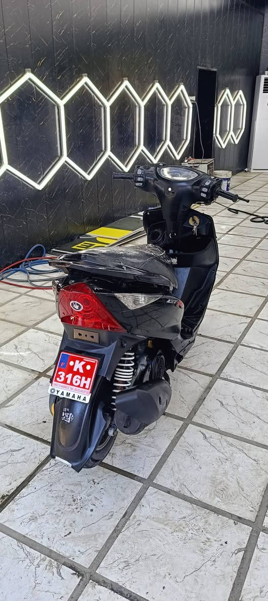 ماكس ثعلب GTR 140
مكينه لاتنقيص ولا نضوح كهربائيات جاهزه 
الدراجه نكرة سلف لو تبقى اسبوع مامشتغلة 
شلعه ومعدل 
نقص قبق بانزين وعرموطة هندر وكيج السرعة فقط
بيها صوت خرخشه بالكلجات 
السعر 400 الف قفل بدون عمله
مكاني حي الجامعة
***********
