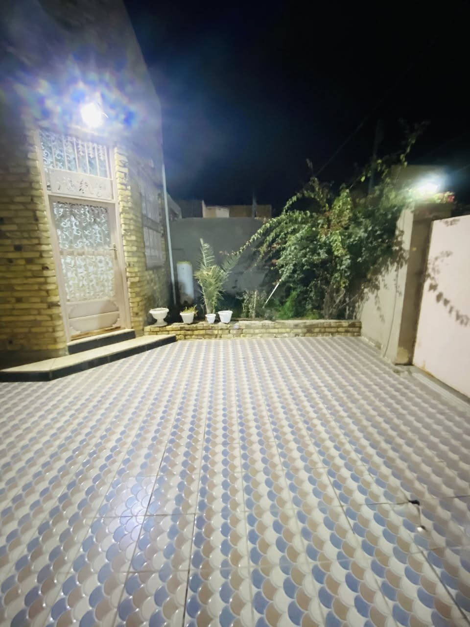 مكلف بلنشر
بيت بحي الزهور طابو صرف مساحه 250 نهايت شارع البريد 
  غرفه عدد2 صاله مدخل صاله مطبخ حمام داخلي وخارجي براني طارمه وحديقه للستفسار الرقم ‏‪0787 330 5820‬‏
