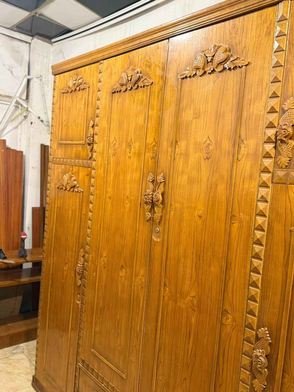 _للبيع💪
السلام عليكم🫡
عرض خاص ومغري   🔒
توفر لدينا من جديد كنتور صاج 4 أبواب ملحق داخل خارج صاج  شغل درجه اولى🌿 5ملم   توصي نقش زان فصال حديث شرط نظافه  والشغل 💯💯 والصور تحكم🌹
للاستفسار وتساب *********** مباشر🆕 ***********🆕
ومستعدون لشراء الغرف النوم المستعمله و الكناتير ✅
