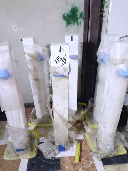 معقم اليدين قطع جديده     قطع 6 فقط 
قطع واحد على 25 الف 
تستخدم عادة في: ✔️ مداخل المحلات
✔️ المدارس
✔️ الدوائر
✔️ المستشفيات / في عيادة الطبيب 
رقم تواصل ***********
