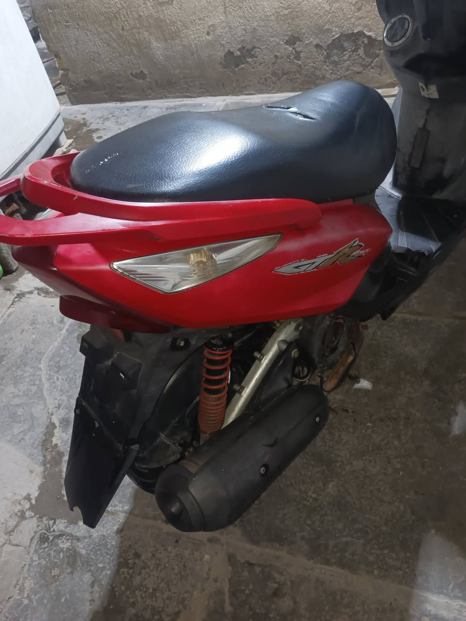 السلام عليكم ماكس ثعلب كابريتر دراجه كامله وبلاديه وجديدة اي نقص مابيها ماببه مكاني  بغداد الشعله الشراي يجي خاص واهذه رقمي ***********
