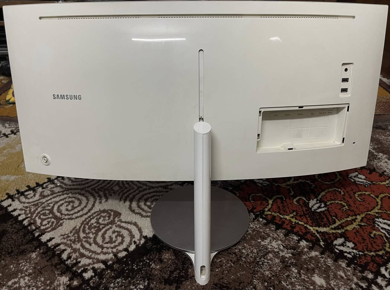 شاشة Samsung Curved UltraWide 34 بوصة 3440×1440 100Hz - حالة ممتازة

للبيع شاشة سامسونج أصلية موديل LC34F791WQMXZN / C34F791WQM، شاشة Curved UltraWide مقاس 34 إنج، دقتها 3440×1440 وترددها 100Hz، وتجي بمدخل DisplayPort و HDMI. الشاشة نظيفة جدًا وحالتها 95%، مستخدمة استخدام خفيف مشتريها قبل سنتين 
تفيد مستخدمي الps5 و المونتاج 
الانحناء: 1500R لتجربة رؤية مريحة وعميقة.
الحجم: 34 انش UltraWide (شاشة عريضة جداً).
الدقة: 2K Ultra WQHD (3440 x 1440).
التقنية: Quantum Dot (QLED) لألوان حقيقية ومشبعة جداً (أفضل بمراحل من الشاشات العادية).

العنوان: بغداد الشعلة 
الرقم:*********** واتساب 
شاشة ممتازة من براند عالمي 
سعرها 380,000 الف
