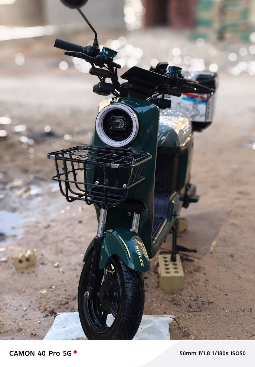 السلام عليكم باسكل شحن نوعيه ار 9بطاريات كبار لعدد5 بطاريات نضيفه باسكل نضيف  ملاحضه الصندوق مو لبيع لسعر 400وبي مجال حك جيه الرقم ***********
