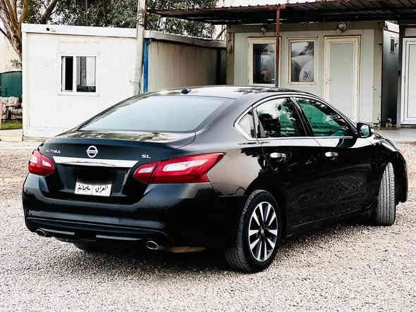 نيسان الالتيما 2018 sv 
ضررها بس جاملخ
سيارة نظيفة مكفولة من كير ومحرك
77 ميل ماشيه سعرها 128 ورقه ومجال 
*********** كيفري
